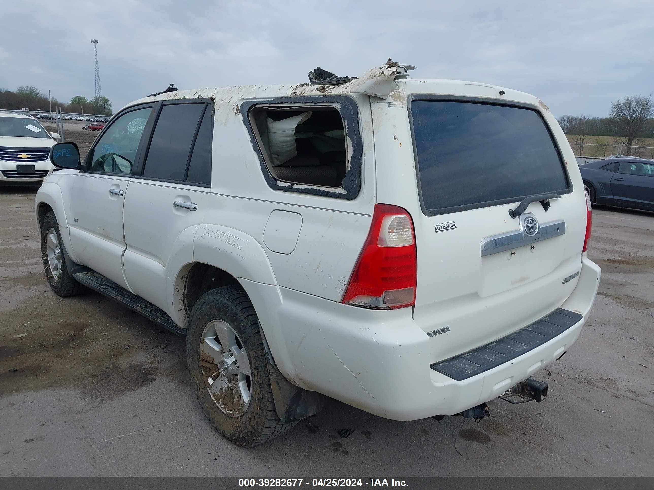 Photo 2 VIN: JTEZU14R28K011670 - TOYOTA 4RUNNER 