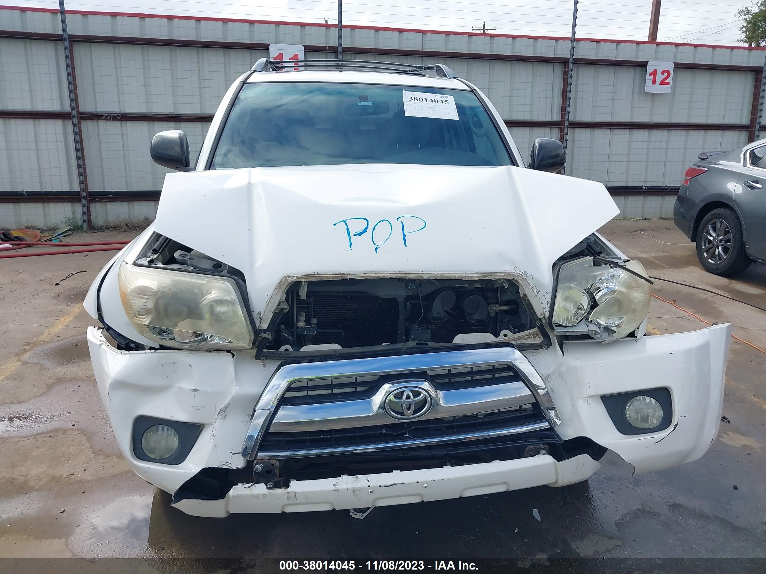 Photo 12 VIN: JTEZU14R368051041 - TOYOTA 4RUNNER 