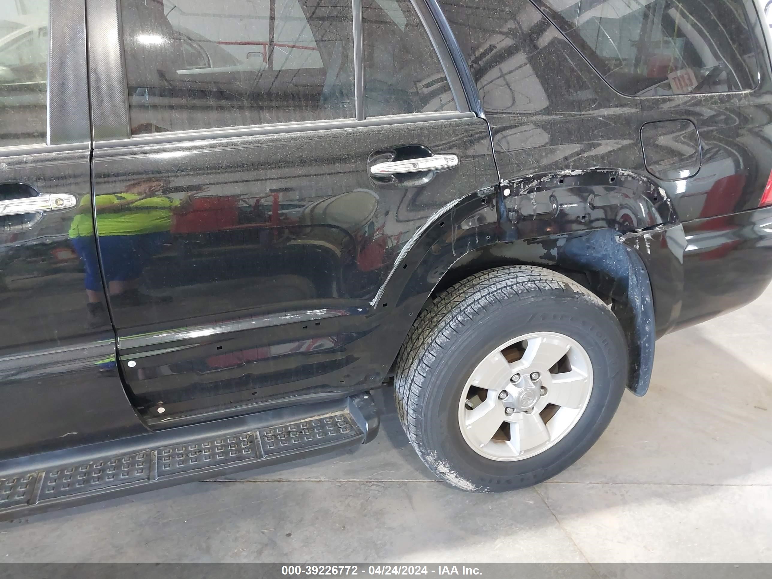 Photo 5 VIN: JTEZU14R668053690 - TOYOTA 4RUNNER 