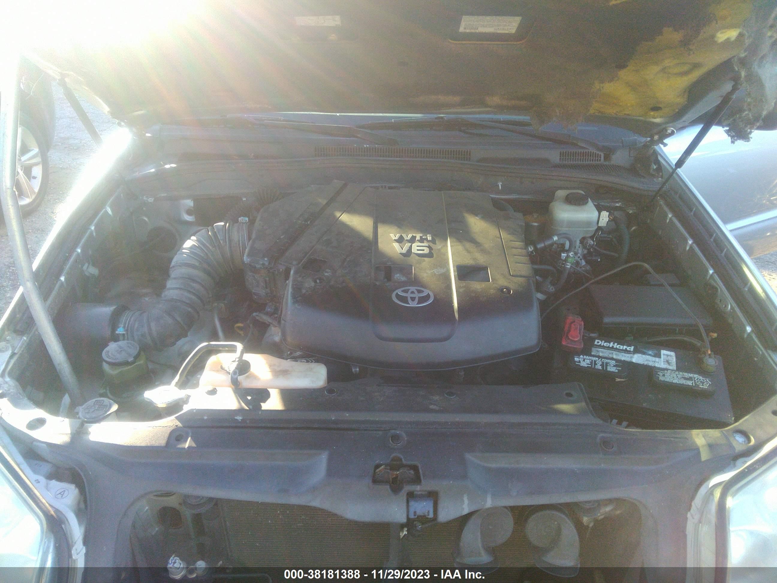 Photo 9 VIN: JTEZU14R750055154 - TOYOTA 4RUNNER 