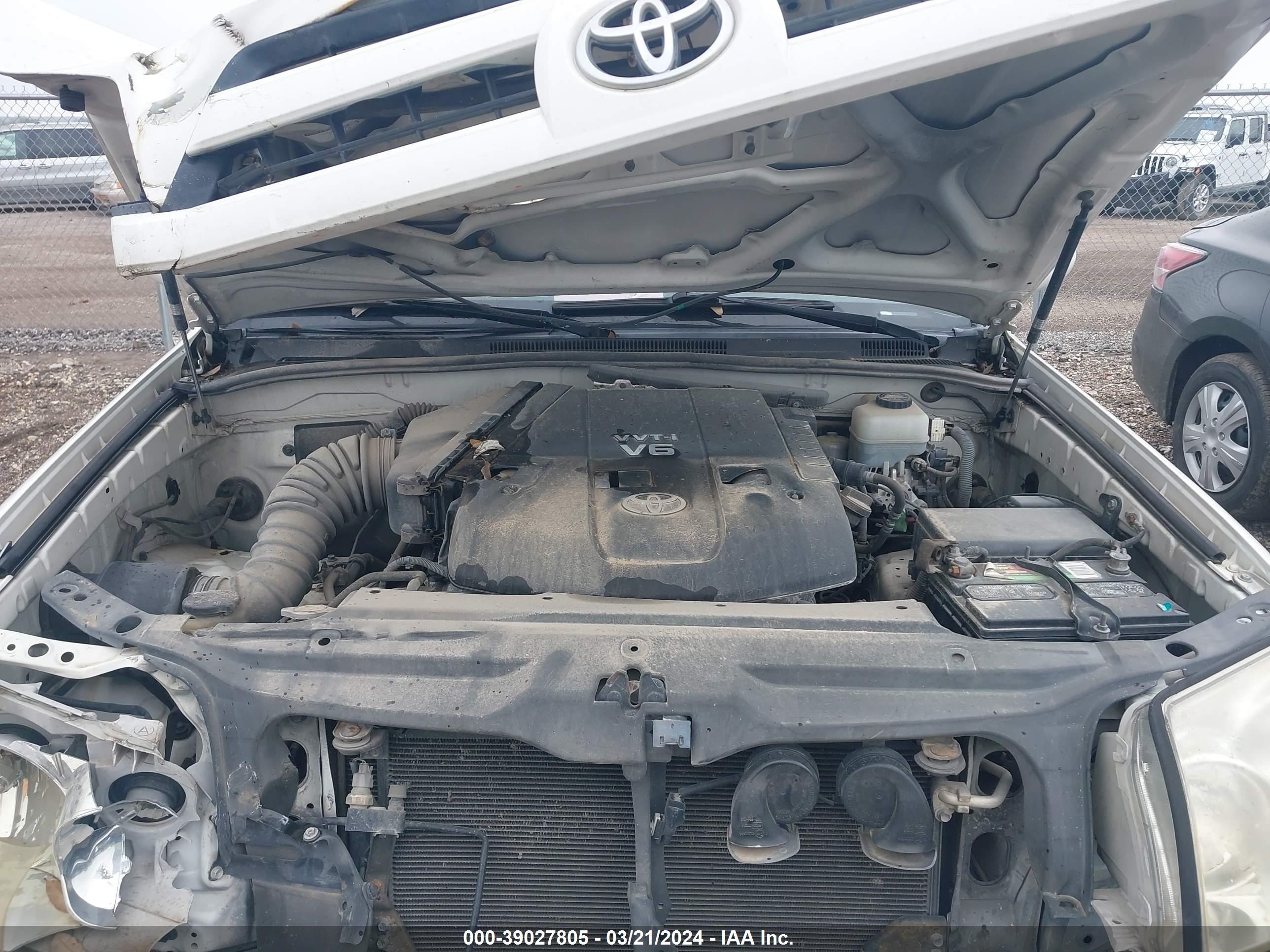 Photo 9 VIN: JTEZU14R950043443 - TOYOTA 4RUNNER 