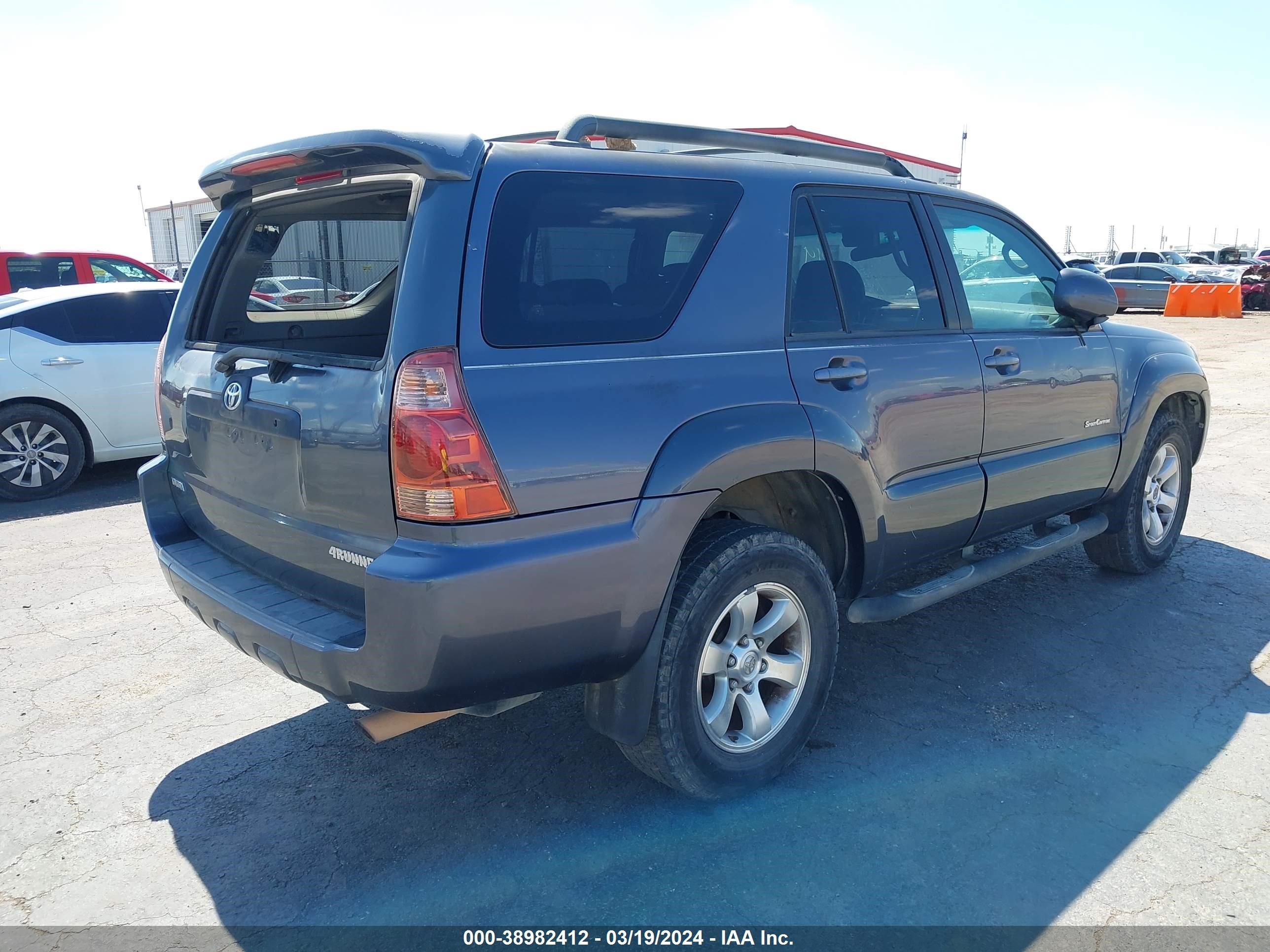 Photo 3 VIN: JTEZU14RX60083631 - TOYOTA 4RUNNER 