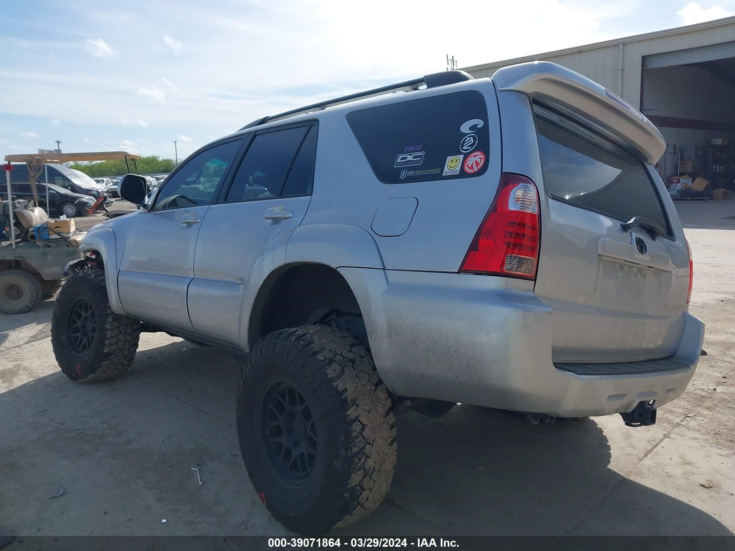 Photo 2 VIN: JTEZU17R260070268 - TOYOTA 4RUNNER 