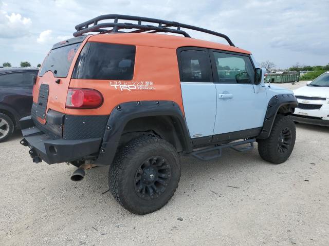 Photo 2 VIN: JTEZU4BF3BK011260 - TOYOTA FJ CRUISER 