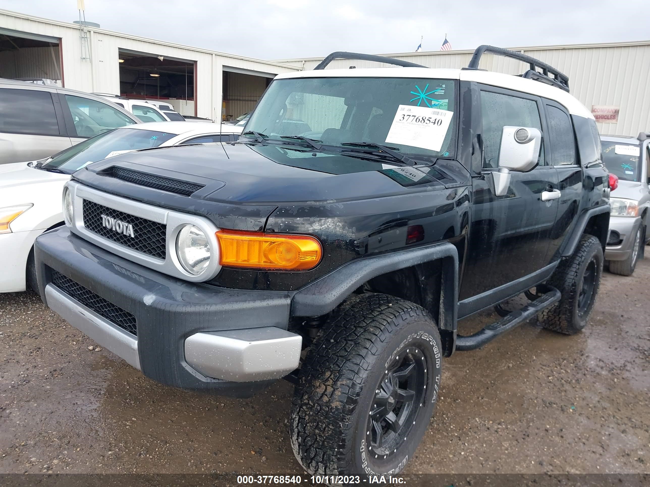 Photo 1 VIN: JTEZU4BF5AK010819 - TOYOTA FJ CRUISER 