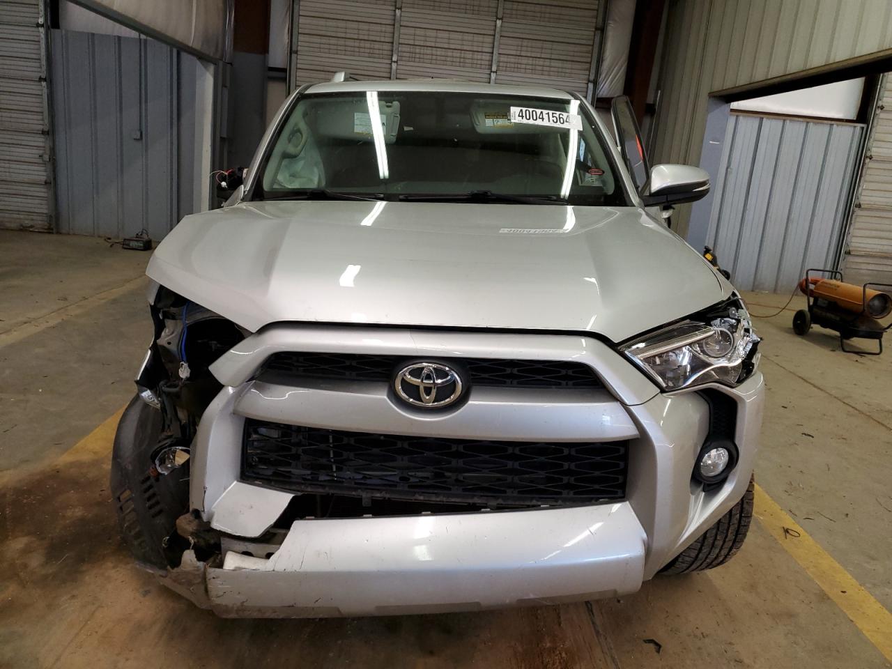 Photo 4 VIN: JTEZU5JR0G5131461 - TOYOTA 4RUNNER 