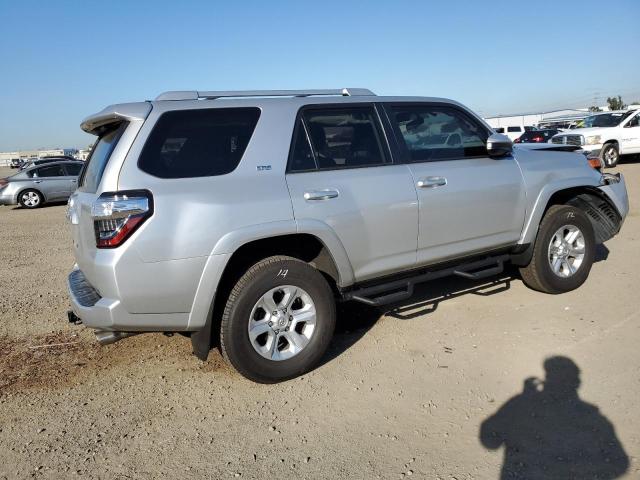 Photo 2 VIN: JTEZU5JR0J5185558 - TOYOTA 4RUNNER SR 