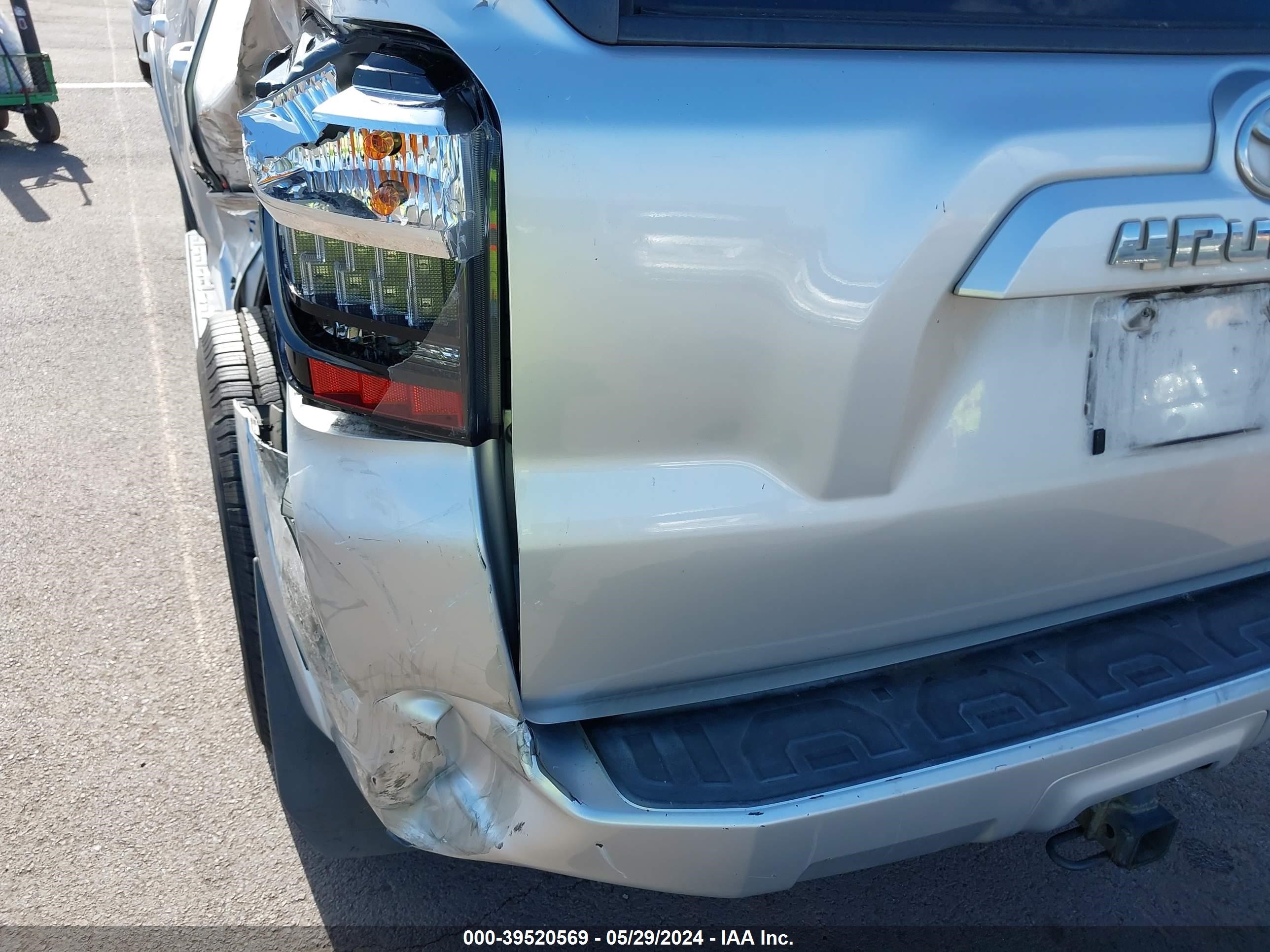 Photo 18 VIN: JTEZU5JR1E5071896 - TOYOTA 4RUNNER 