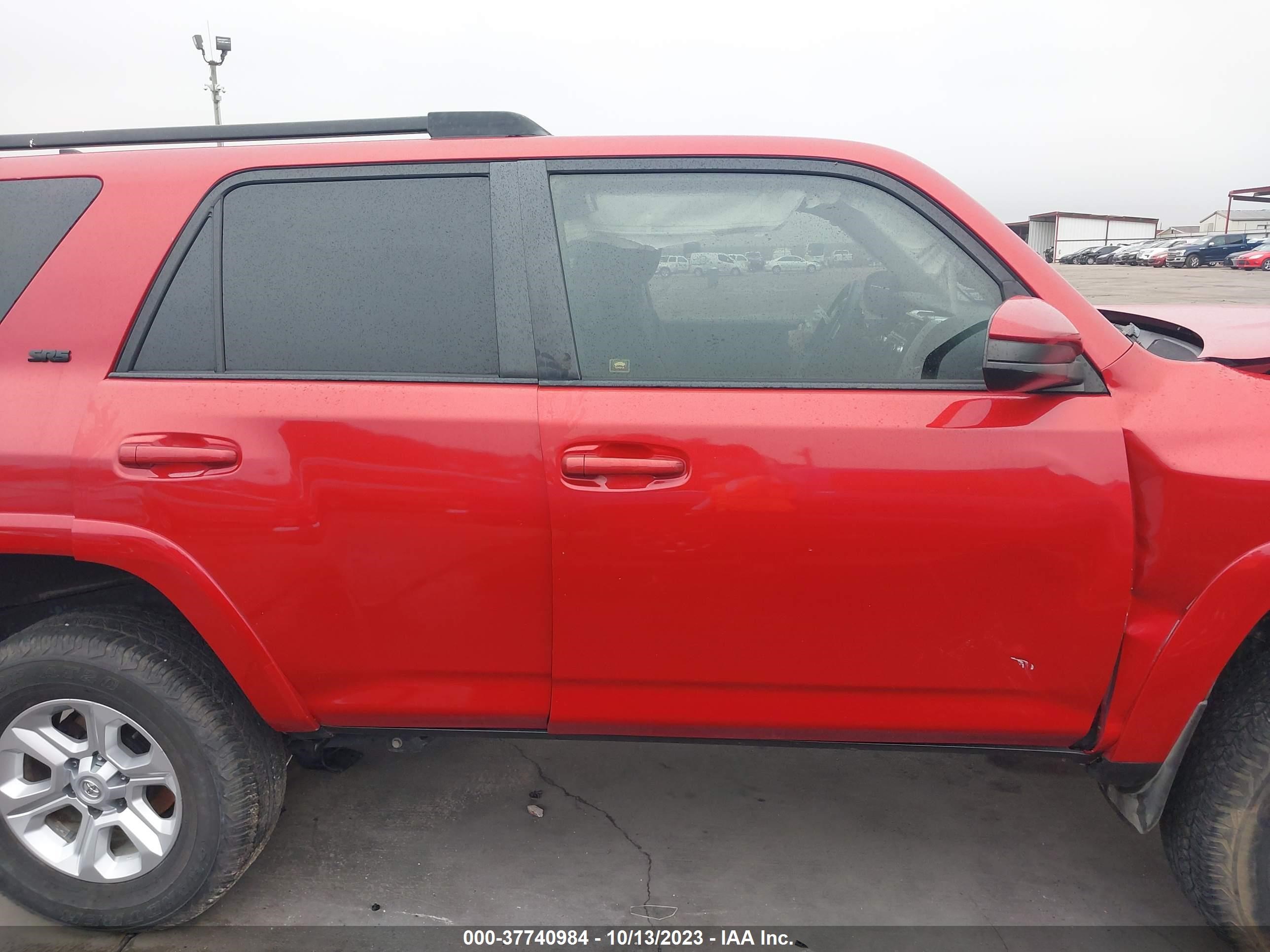 Photo 12 VIN: JTEZU5JR1J5166727 - TOYOTA 4RUNNER 