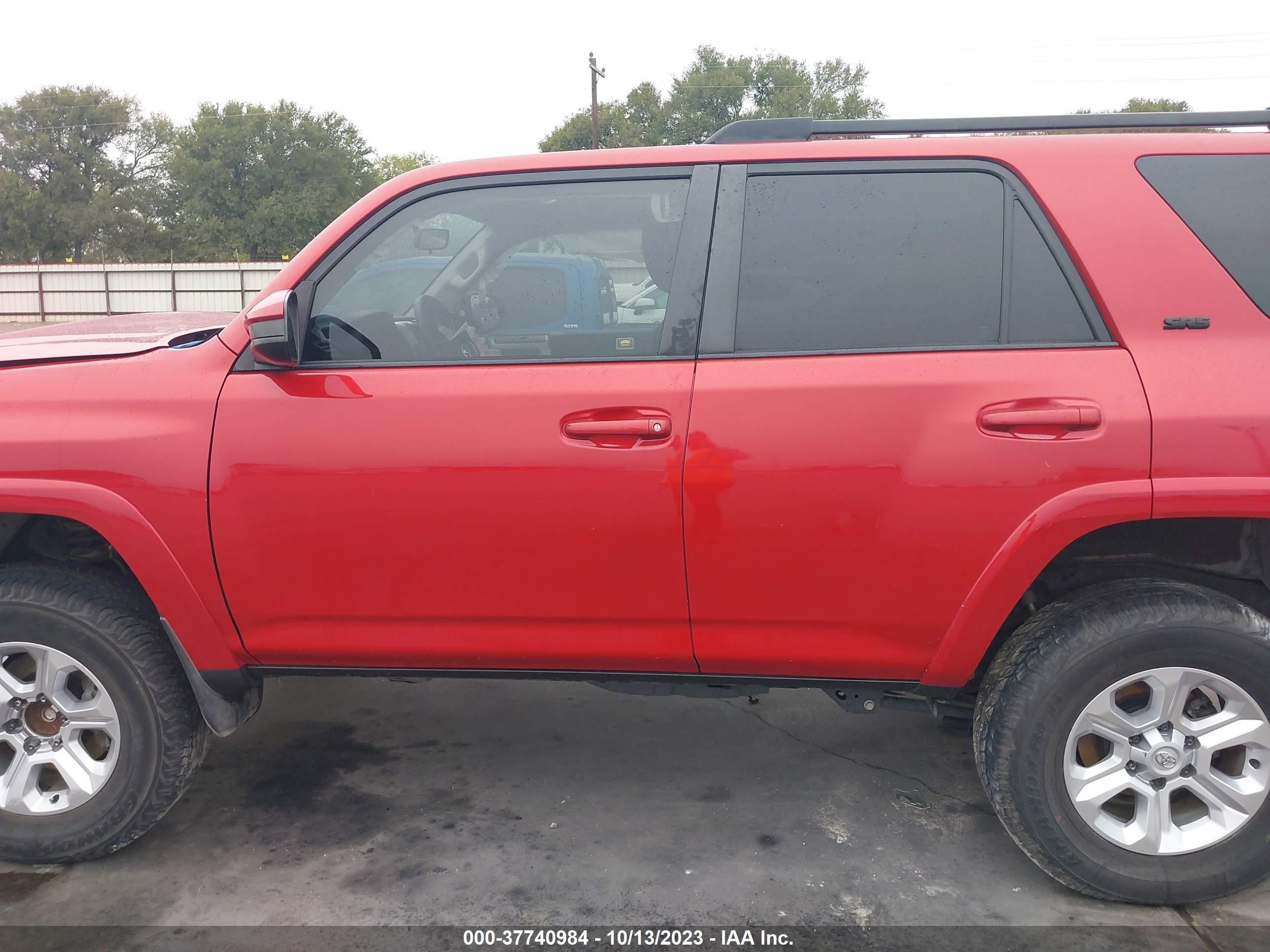 Photo 13 VIN: JTEZU5JR1J5166727 - TOYOTA 4RUNNER 