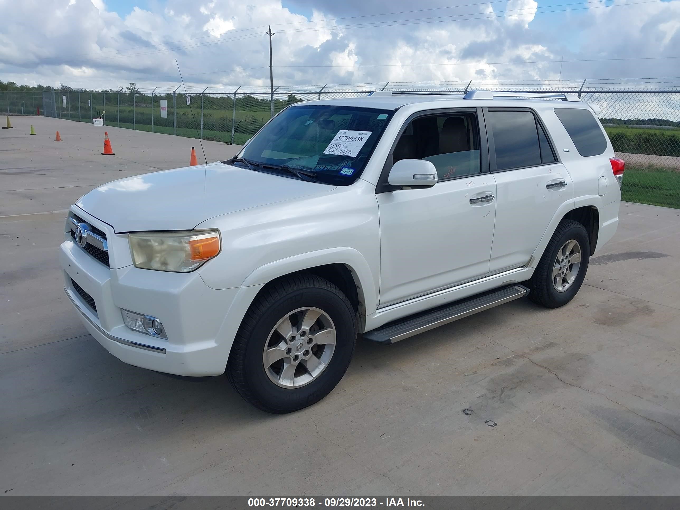 Photo 1 VIN: JTEZU5JR2A5008333 - TOYOTA 4RUNNER 