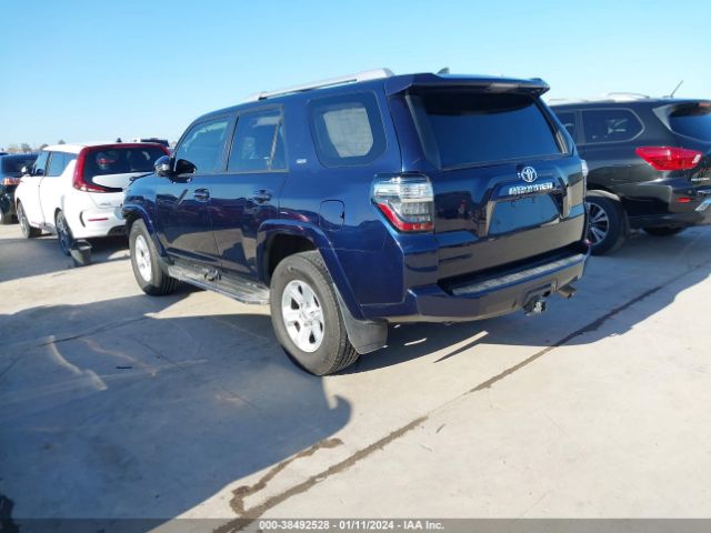 Photo 2 VIN: JTEZU5JR2J5184668 - TOYOTA 4RUNNER 