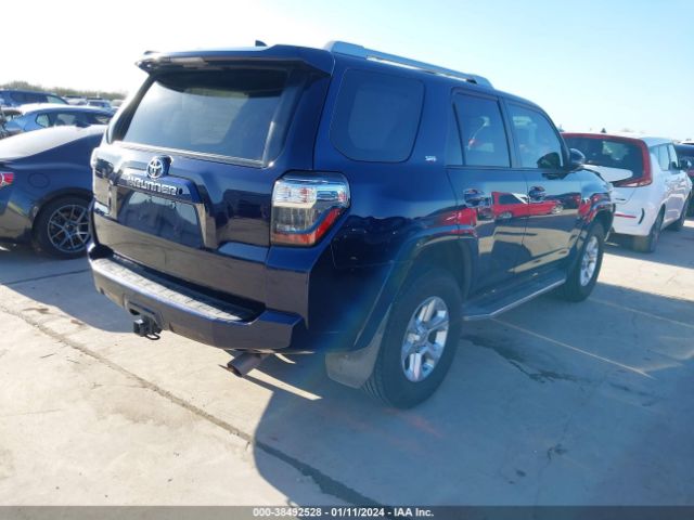 Photo 3 VIN: JTEZU5JR2J5184668 - TOYOTA 4RUNNER 