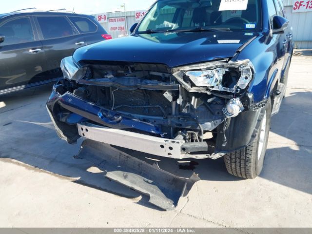 Photo 5 VIN: JTEZU5JR2J5184668 - TOYOTA 4RUNNER 