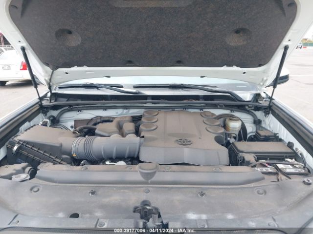 Photo 9 VIN: JTEZU5JR2L5215629 - TOYOTA 4RUNNER 