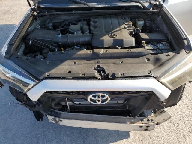 Photo 11 VIN: JTEZU5JR3J5186106 - TOYOTA 4RUNNER SR 