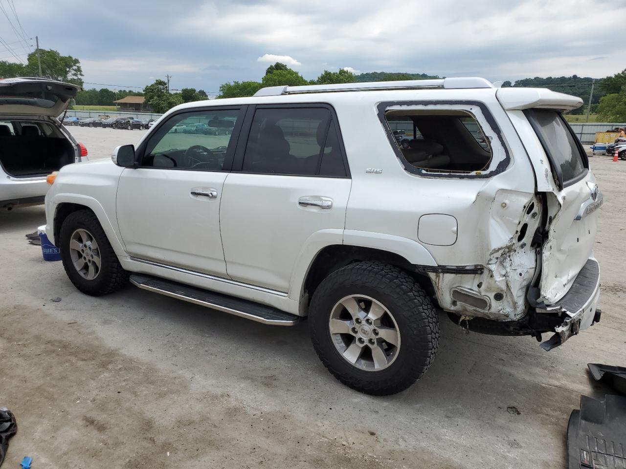 Photo 1 VIN: JTEZU5JR4B5032747 - TOYOTA 4RUNNER 