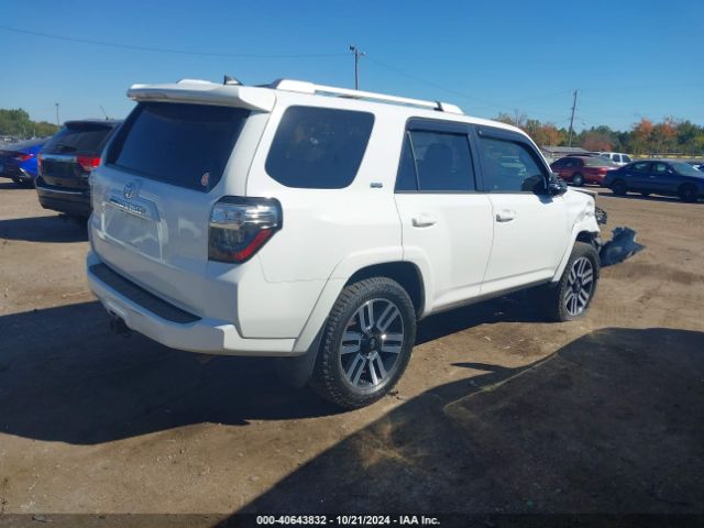 Photo 3 VIN: JTEZU5JR4G5118325 - TOYOTA 4RUNNER 