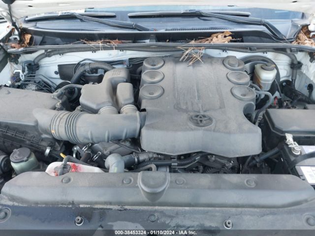 Photo 9 VIN: JTEZU5JR4G5126201 - TOYOTA 4RUNNER 