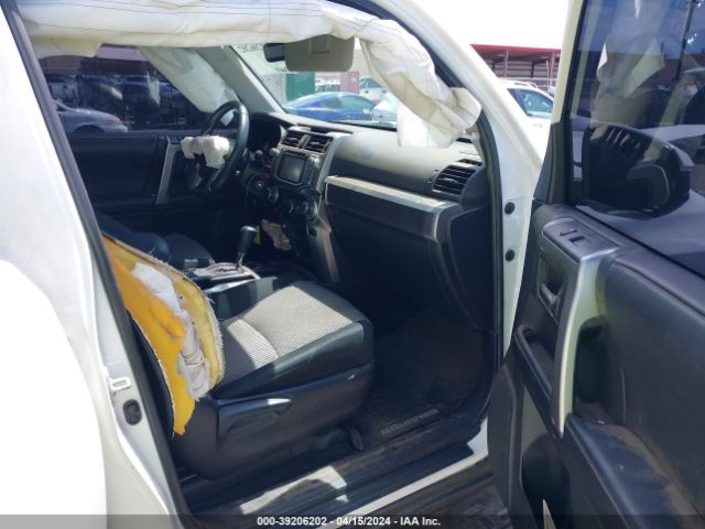 Photo 4 VIN: JTEZU5JR4J5176457 - TOYOTA 4RUNNER 