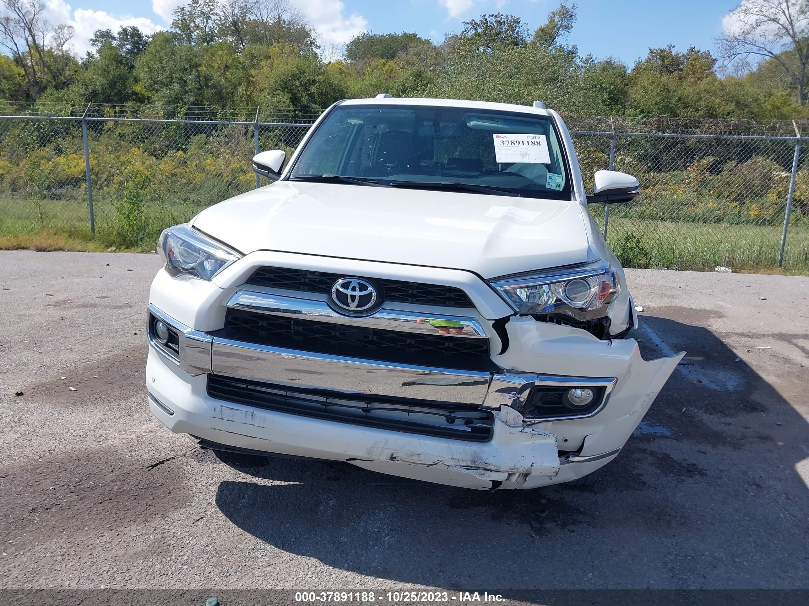 Photo 11 VIN: JTEZU5JR5J5180470 - TOYOTA 4RUNNER 