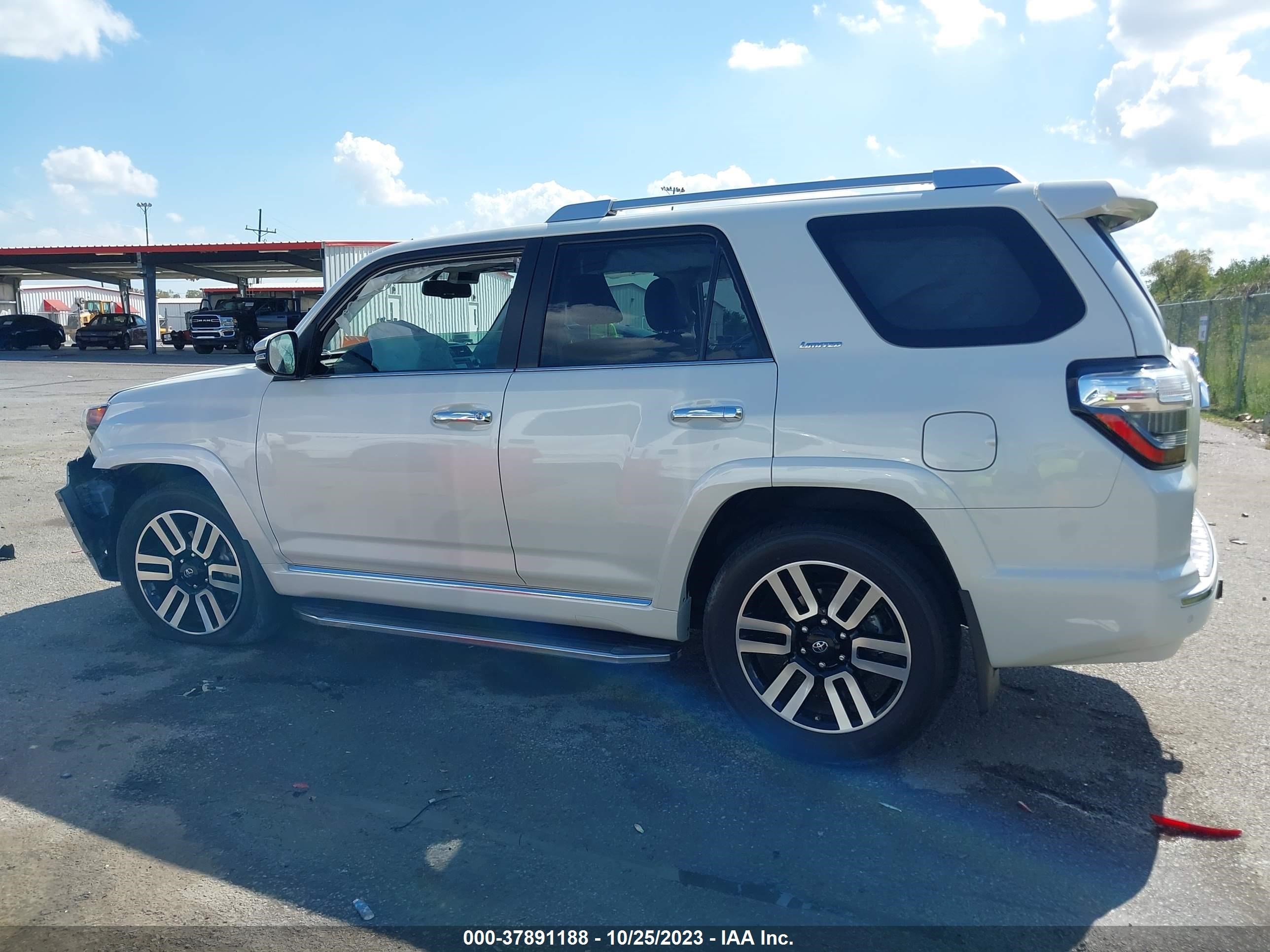 Photo 13 VIN: JTEZU5JR5J5180470 - TOYOTA 4RUNNER 