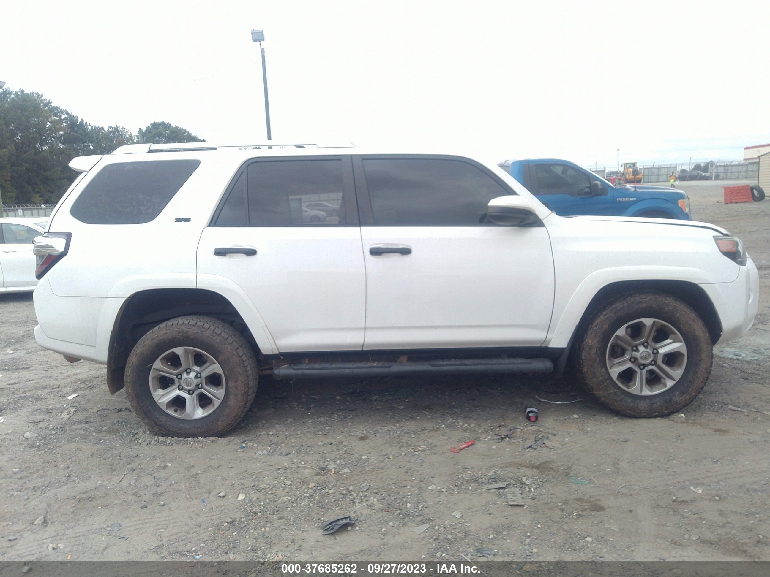 Photo 12 VIN: JTEZU5JR5J5181280 - TOYOTA 4RUNNER 