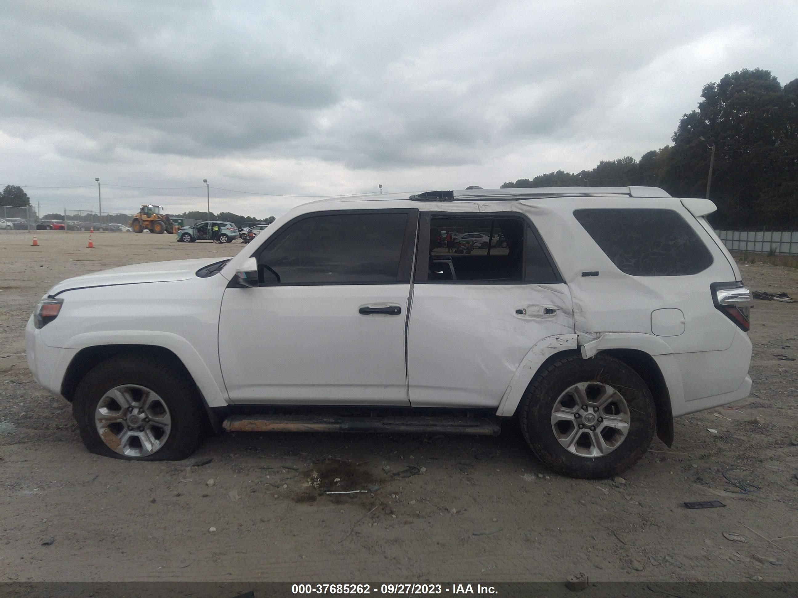 Photo 13 VIN: JTEZU5JR5J5181280 - TOYOTA 4RUNNER 