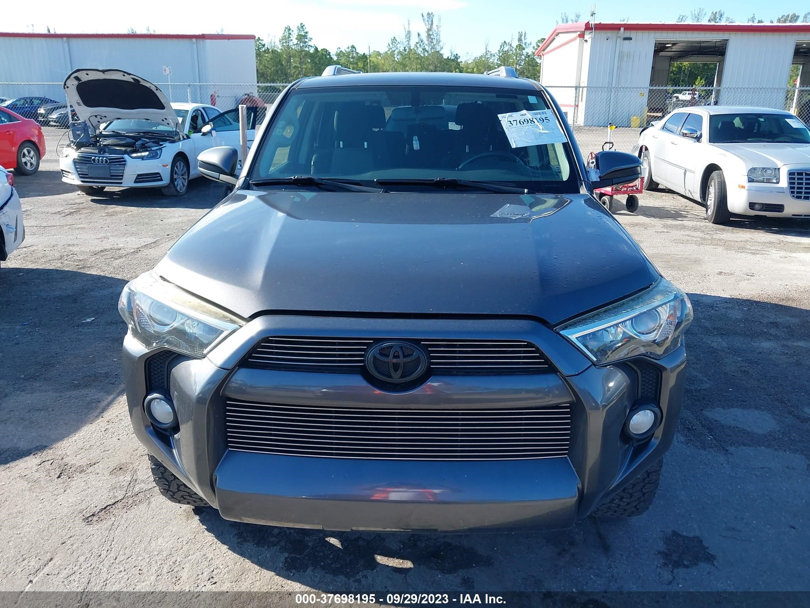 Photo 12 VIN: JTEZU5JR6G5125065 - TOYOTA 4RUNNER 