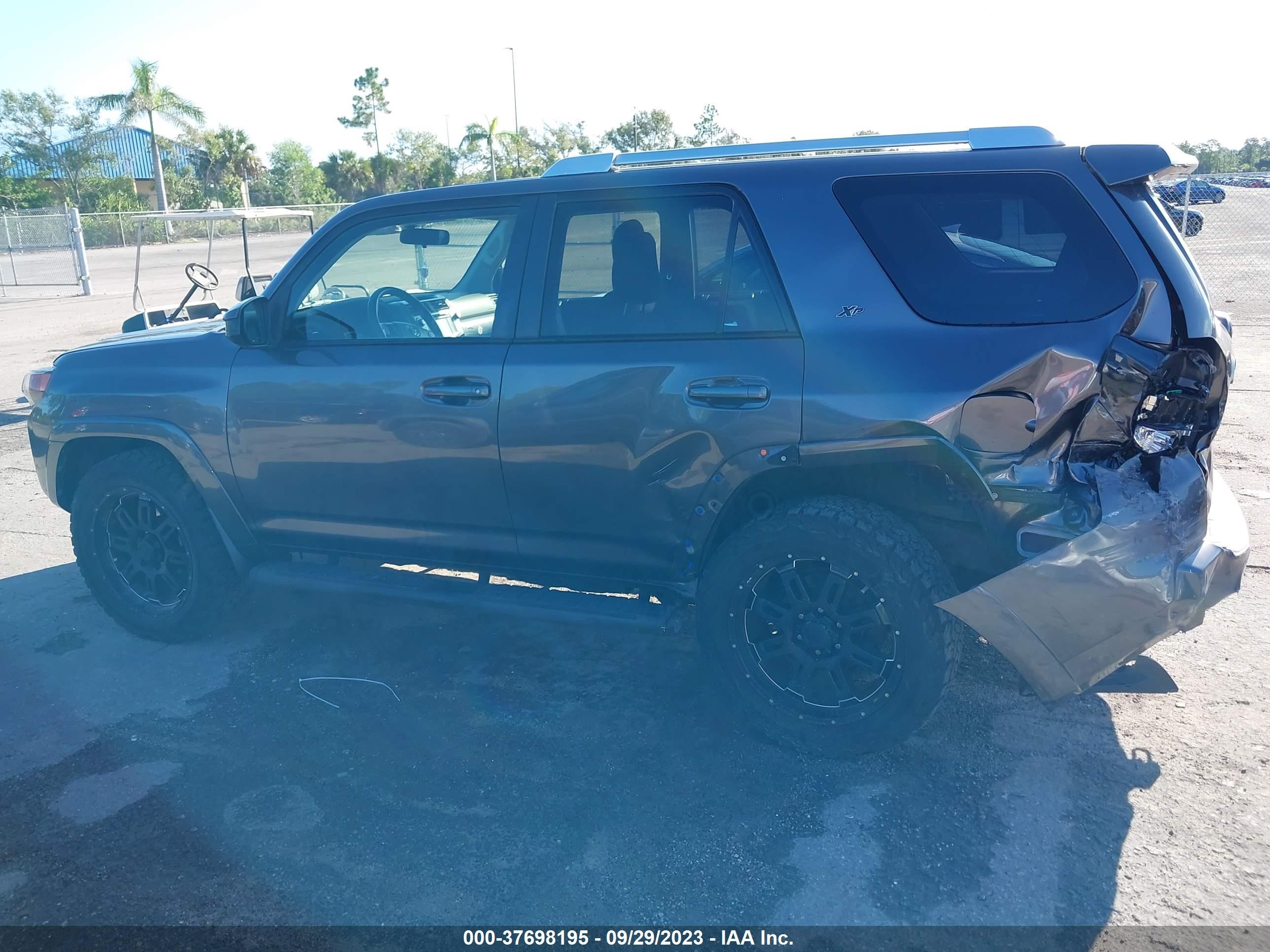 Photo 14 VIN: JTEZU5JR6G5125065 - TOYOTA 4RUNNER 