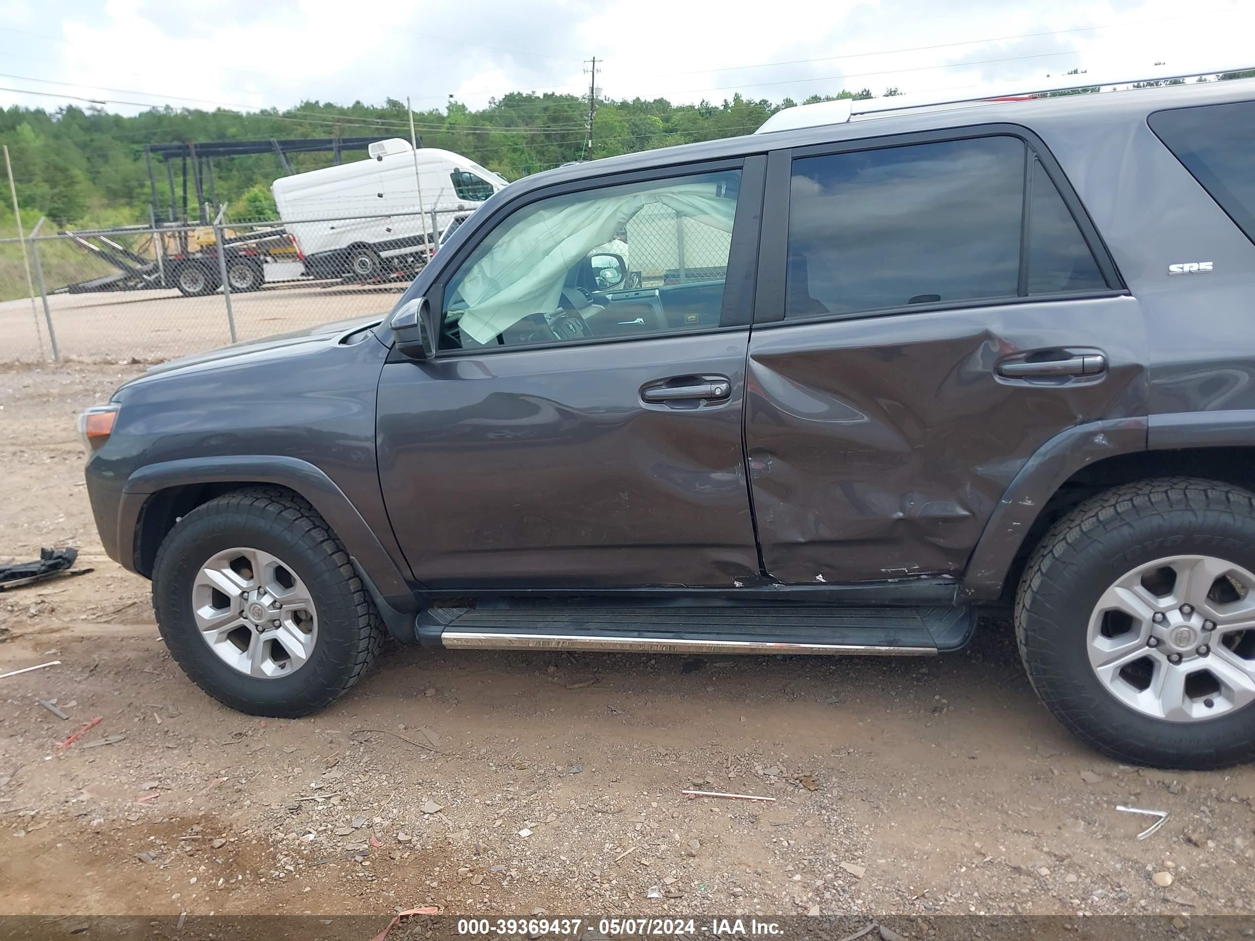 Photo 13 VIN: JTEZU5JR6J5182891 - TOYOTA 4RUNNER 