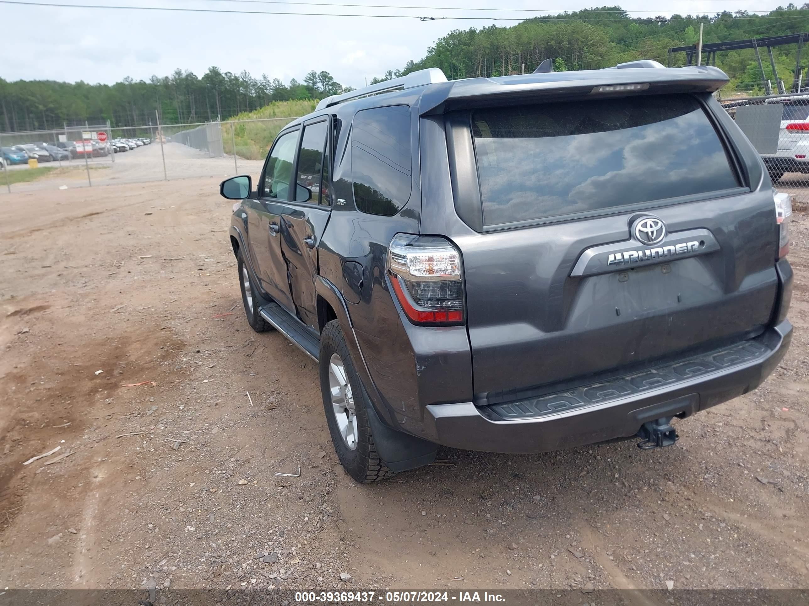 Photo 2 VIN: JTEZU5JR6J5182891 - TOYOTA 4RUNNER 