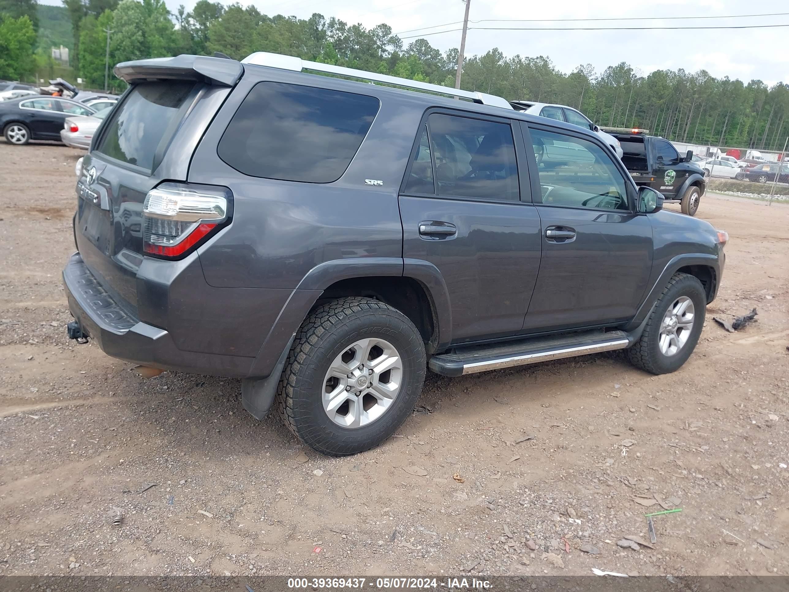 Photo 3 VIN: JTEZU5JR6J5182891 - TOYOTA 4RUNNER 