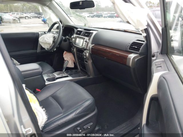 Photo 4 VIN: JTEZU5JR7J5169454 - TOYOTA 4RUNNER SR 