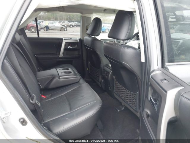 Photo 7 VIN: JTEZU5JR7J5169454 - TOYOTA 4RUNNER SR 