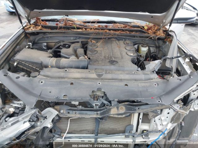 Photo 9 VIN: JTEZU5JR7J5169454 - TOYOTA 4RUNNER SR 