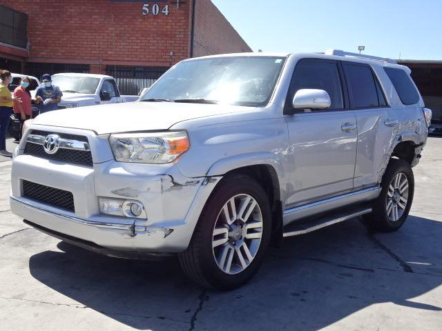 Photo 1 VIN: JTEZU5JR8D5046914 - TOYOTA 4RUNNER SR 