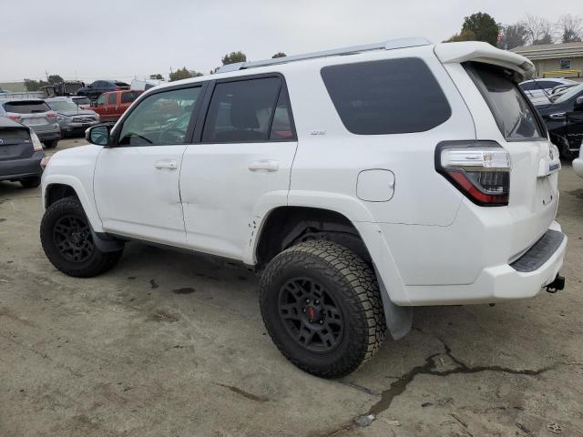 Photo 1 VIN: JTEZU5JR8F5097655 - TOYOTA 4RUNNER SR 