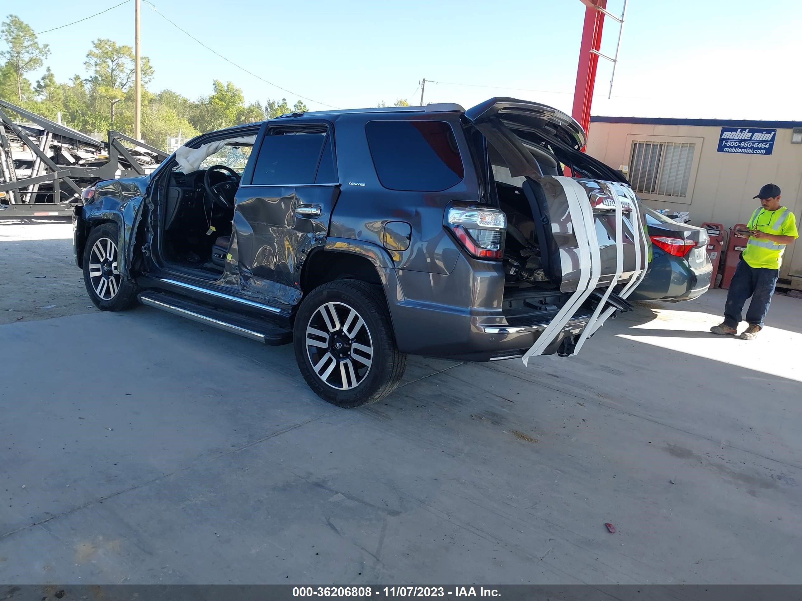 Photo 2 VIN: JTEZU5JR8G5141803 - TOYOTA 4RUNNER 