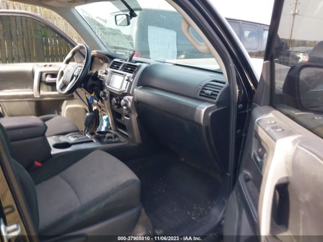 Photo 4 VIN: JTEZU5JR9J5171674 - TOYOTA 4RUNNER 