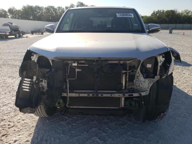 Photo 4 VIN: JTEZU5JR9J5173795 - TOYOTA 4RUNNER SR 