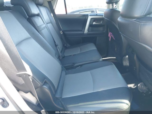 Photo 7 VIN: JTEZU5JR9J5182500 - TOYOTA 4RUNNER 