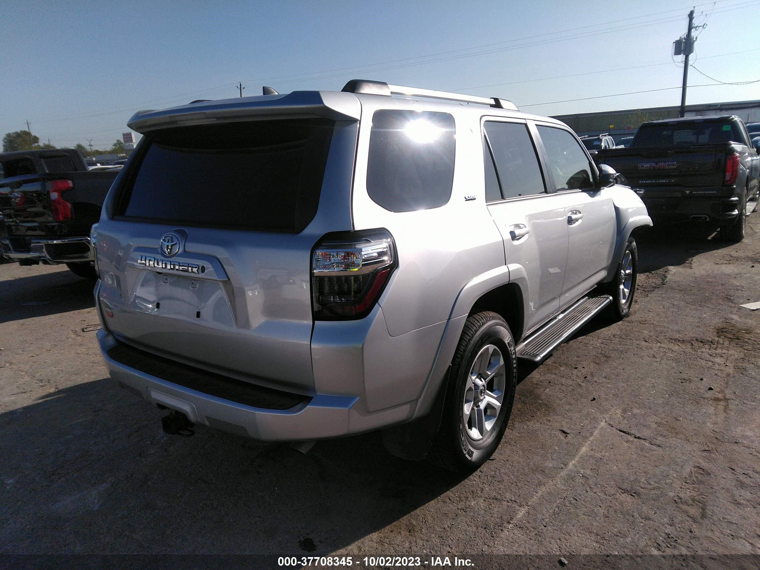 Photo 3 VIN: JTEZU5JRXL5218018 - TOYOTA 4RUNNER 