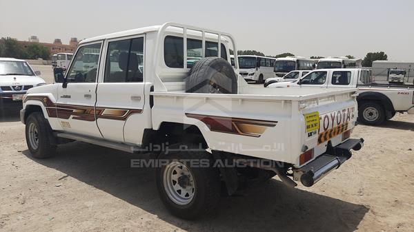 Photo 6 VIN: JTFBU71J2D4703179 - TOYOTA LAND CRUISER PICKUP 