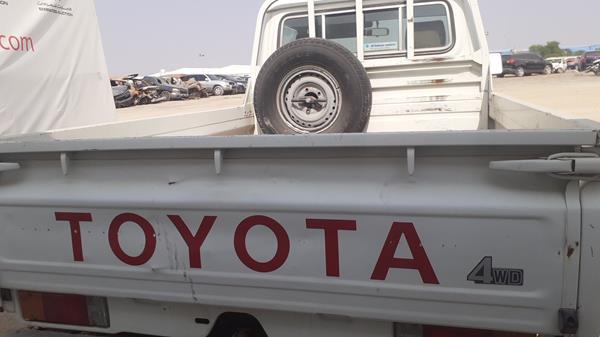 Photo 6 VIN: JTFLB71JX58008260 - TOYOTA LAND CRUISER PICKUP 