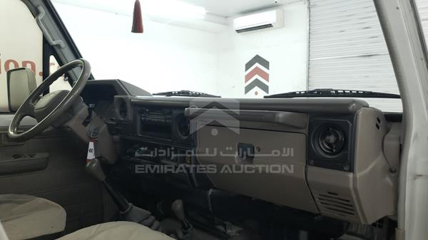 Photo 20 VIN: JTFLJ73J056023300 - TOYOTA LAND CRUISER 