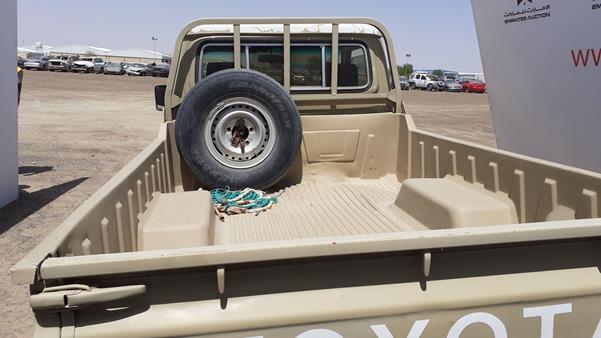 Photo 6 VIN: JTFLJ73J686039358 - TOYOTA LAND CRUISER PICKUP 