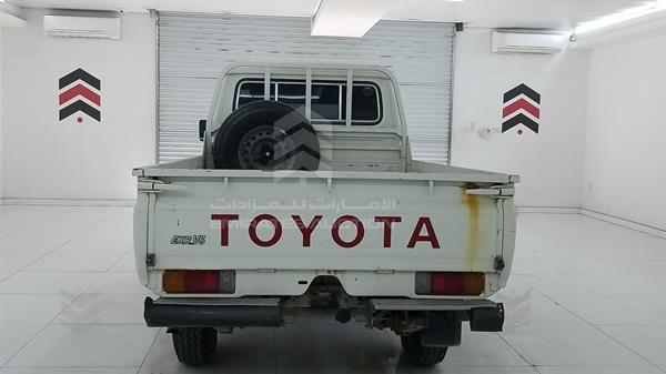 Photo 6 VIN: JTFLU71JXF7015131 - TOYOTA LAND CRUISER PICKUP 