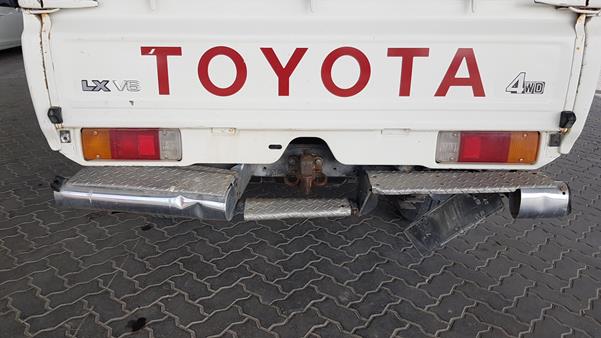 Photo 21 VIN: JTFLU73J4B4513981 - TOYOTA LAND CRUISER PICKUP 