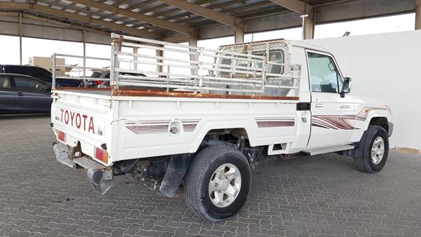 Photo 8 VIN: JTFLU73J4B4513981 - TOYOTA LAND CRUISER PICKUP 